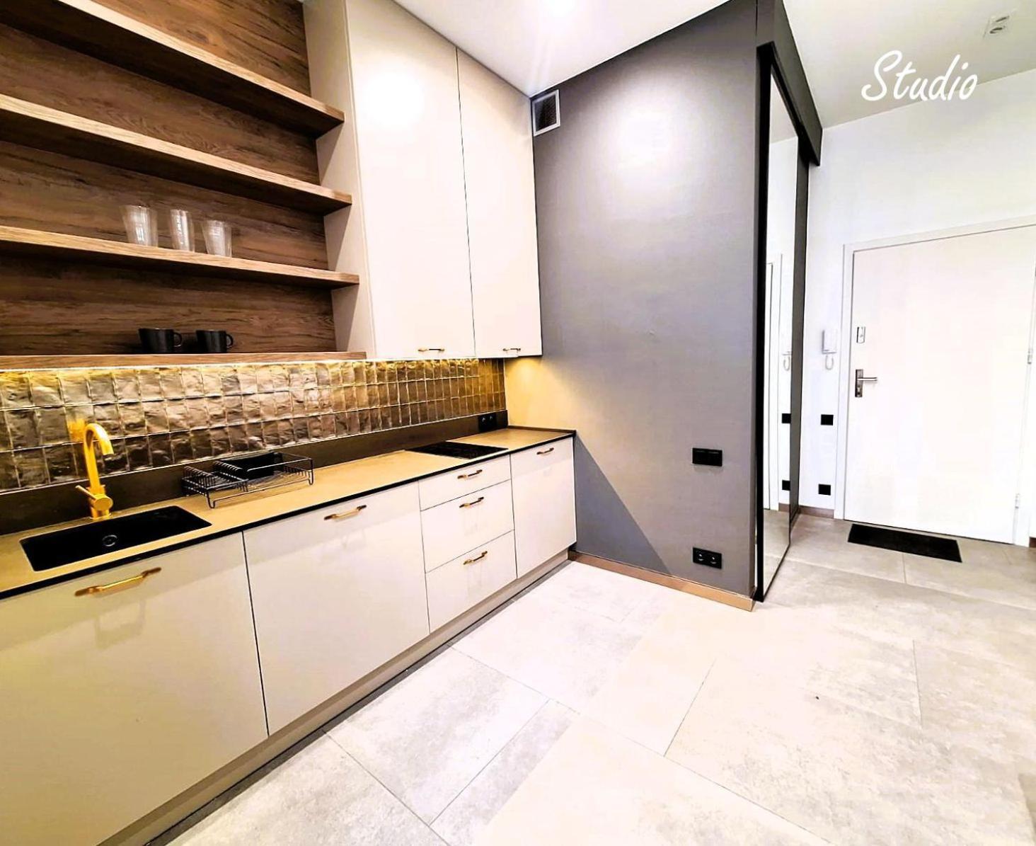 Gold City Point Piotrkowska 37 Lodz  Ngoại thất bức ảnh