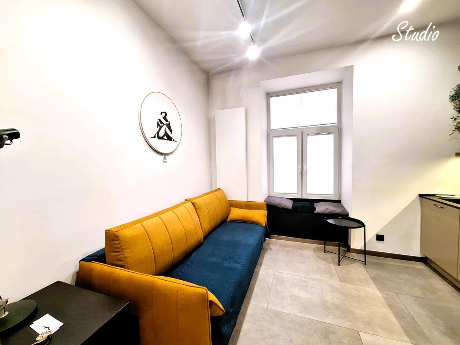 Gold City Point Piotrkowska 37 Lodz  Ngoại thất bức ảnh